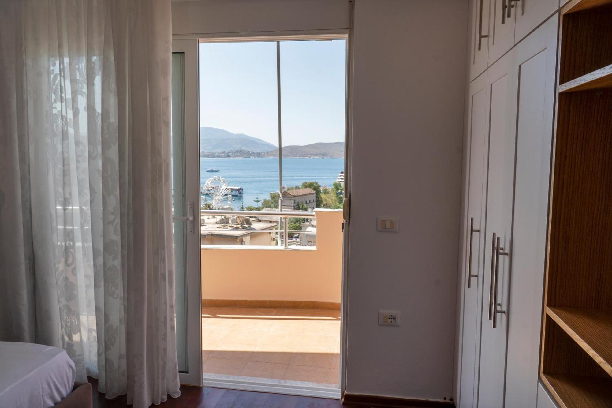 Center Sea View Apartment Sarandë Exterior foto