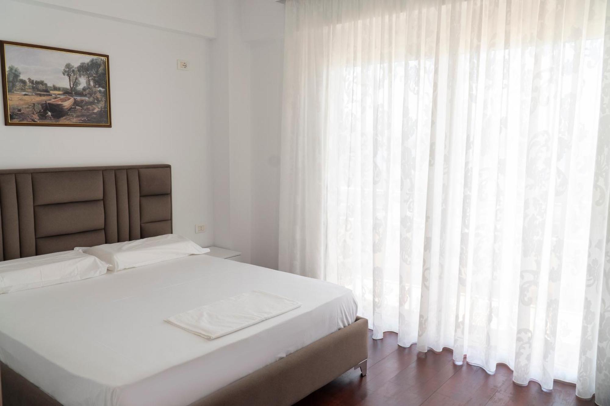 Center Sea View Apartment Sarandë Exterior foto